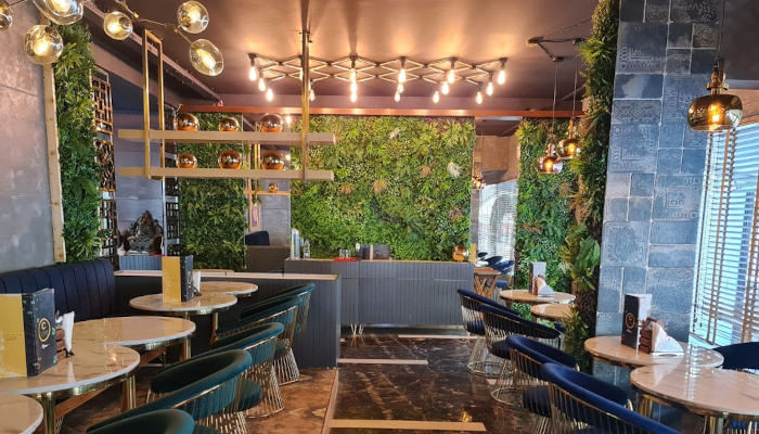 Top 7 All Day Dining Restaurants in Delhi NCR To Satiate Your Late Night Cravings