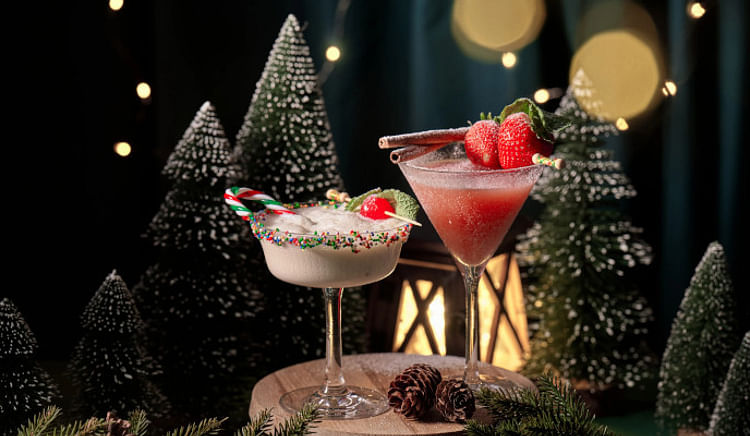 A Christmas cocktail extravaganza - where every sip spells holiday cheer!