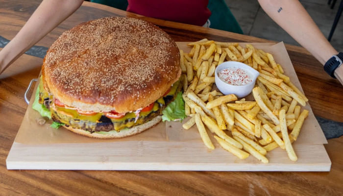 Ultimate Guide To The Top 7 Restaurants For Epic Food Challenges In Delhi NCR