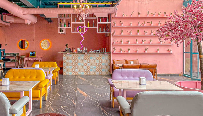 Enjoy a symphony of flavors and blooms with your beau!