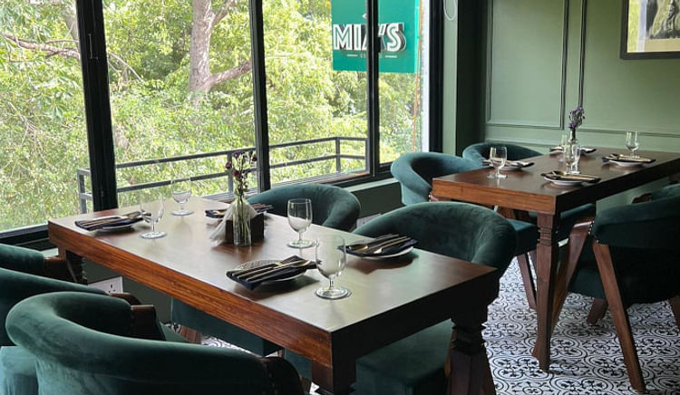 Embark on a gastronomic adventure and revel in the magic of Mia’s Bar & Kitchen