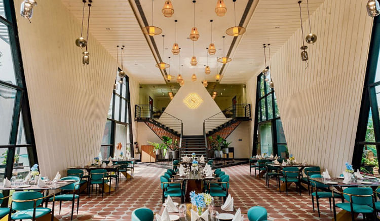 Relish the perfect blend of delectable food, entertainment & indulgences