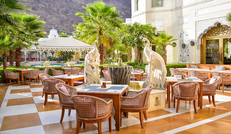 From regal ambiences to delectable cuisines, enjoy a taste of Jaipur’s luxury