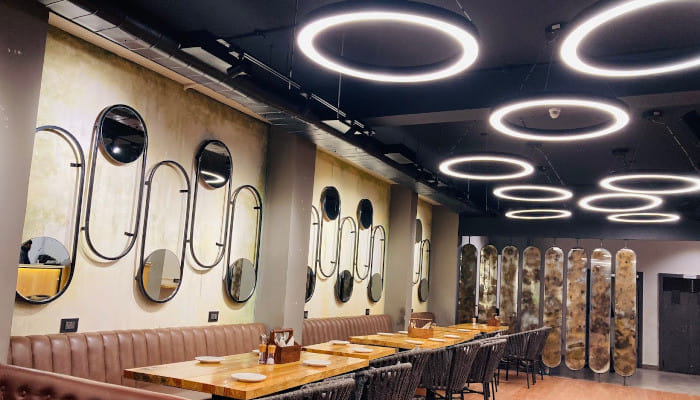 Experience the finest dining, with scrumptious food and breathtaking cityscapes