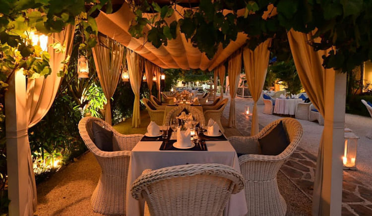 Grab EatOut Exclusive deals and make Karva Chauth's dining extra special