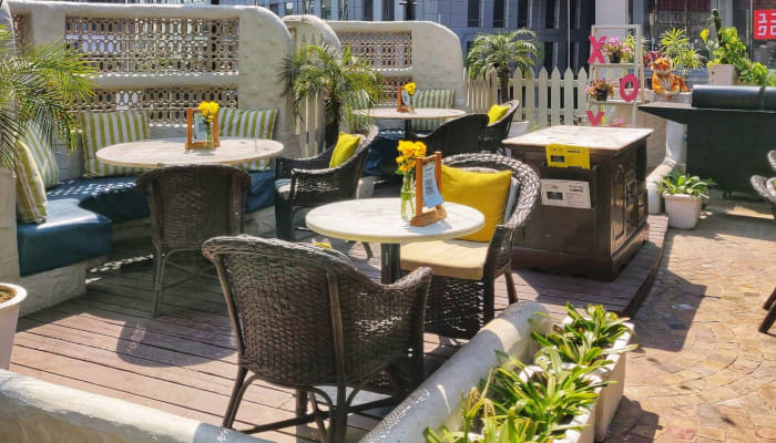 Discover top dining destinations in Gurgaon perfect for a memorable family outing