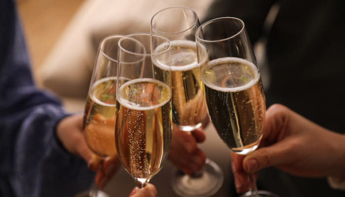 Grab unmissable New Year dining deals and welcome 2025 in style!