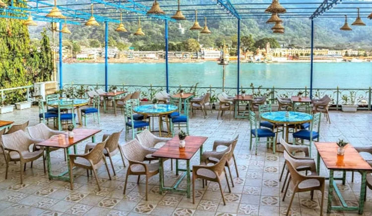 Chill ambiance, tasty dishes, and stunning views—here’s where to fuel up in style