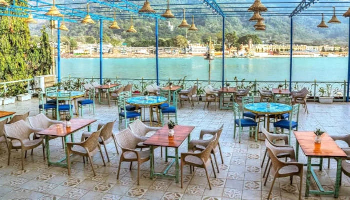 Chill ambiance, tasty dishes, and stunning views—here’s where to fuel up in style