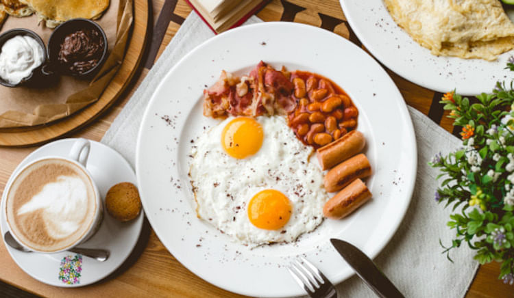 A nostalgic brew – with cakes, coffee and the comforts of an English breakfast