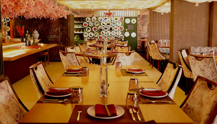 An urban hideout where style speaks softly and the mood lingers