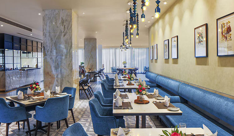 Where edgy interiors meet comfort cuisine – the new standard for fine dining restaurants in Mumbai