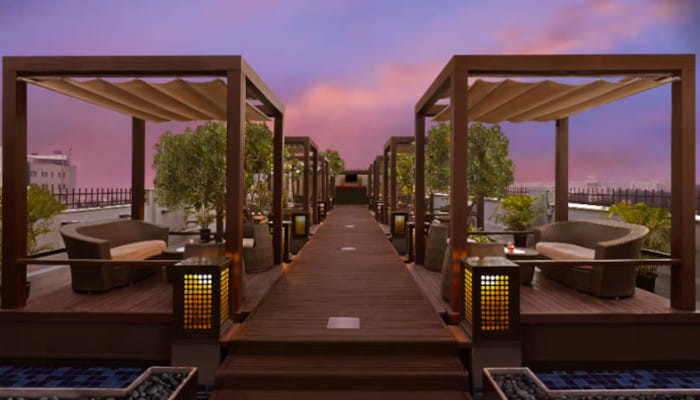 When the stars are out and hunger kicks in, these spots come to the rescue