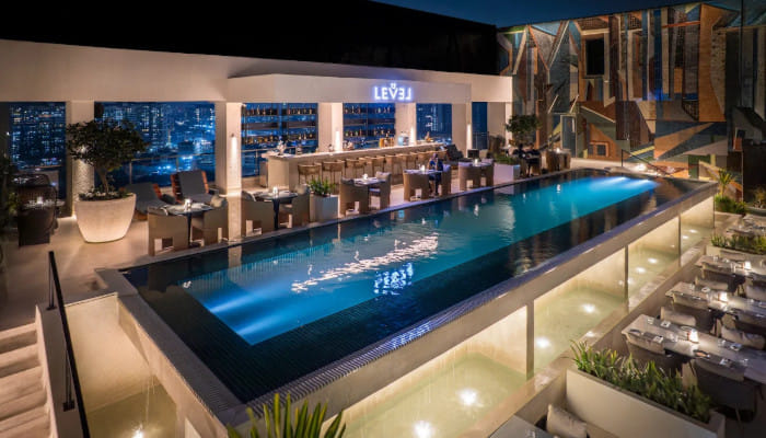 A seamless blend of luxury, leisure, and starry-night feasting