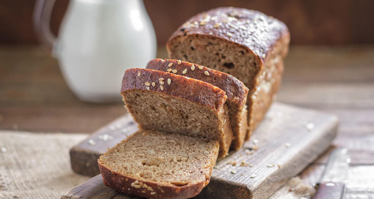 Interesting facts about whole wheat bread in Delhi, history of browning bread, genuine whole-wheat bread, difference between white and brown bread