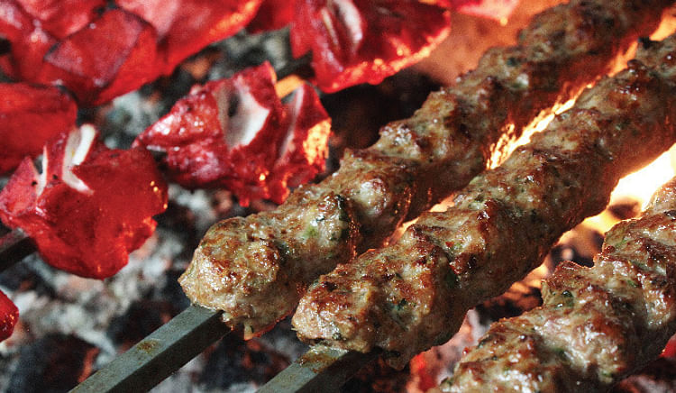Find out famous spots for meaty dishes