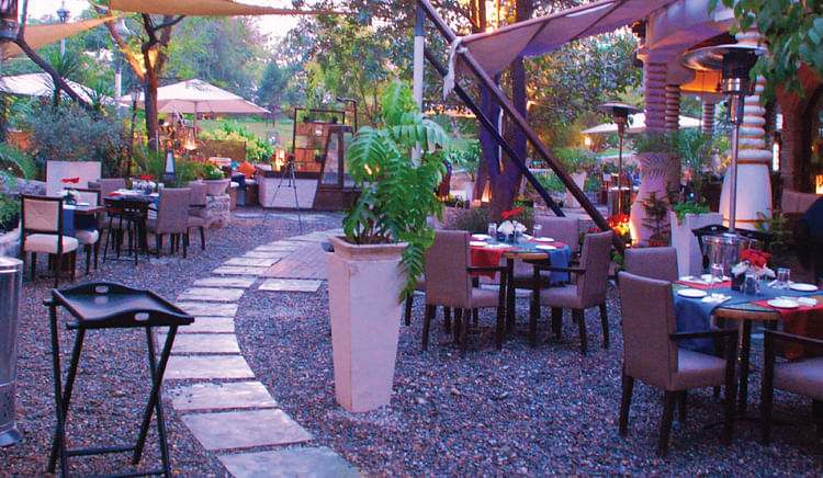 Explore food while sitting in the lap of the earth at garden restaurants and cafés in Delhi NCR