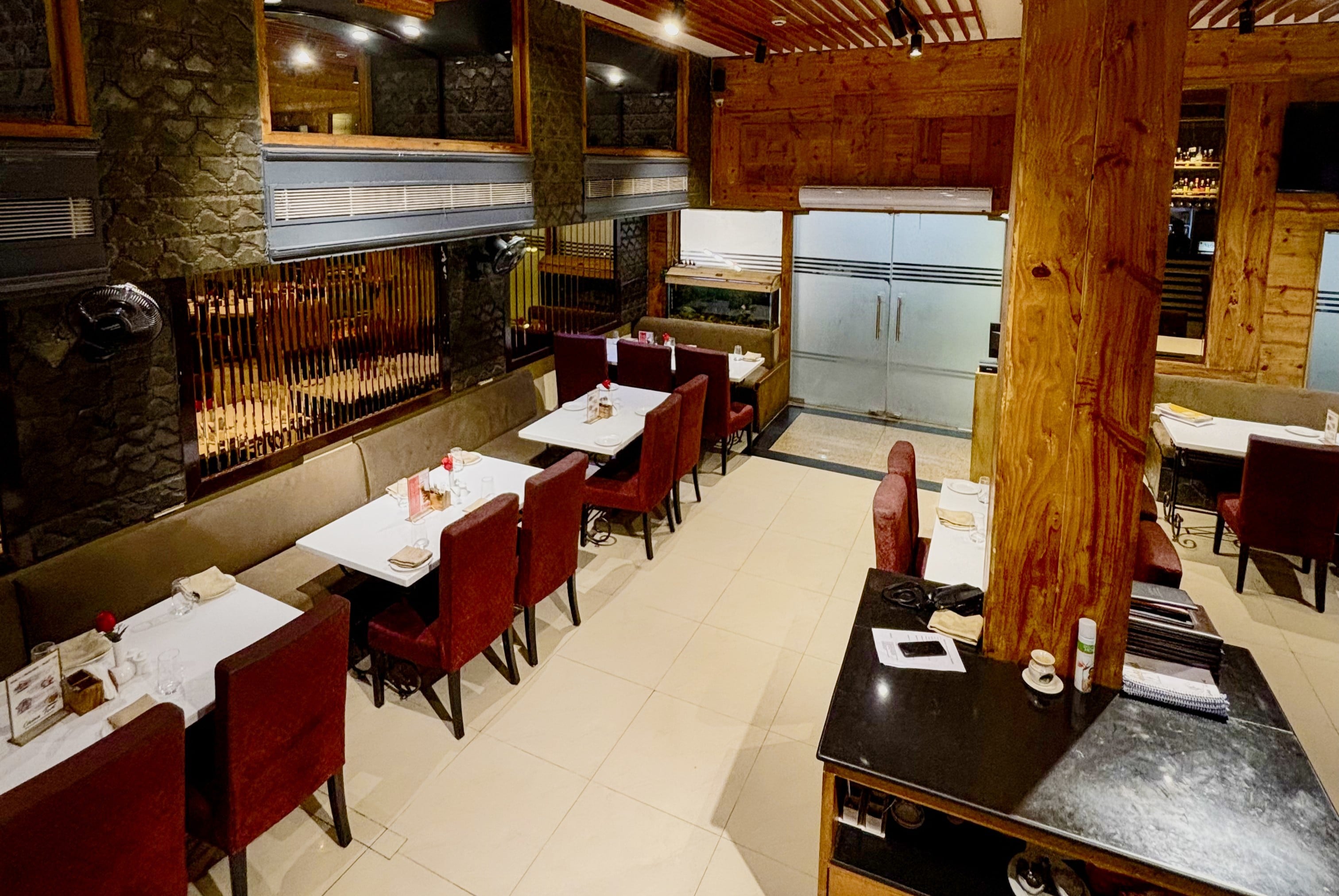 Castle's Barbeque in Janakpuri | Get Upto 50% Off