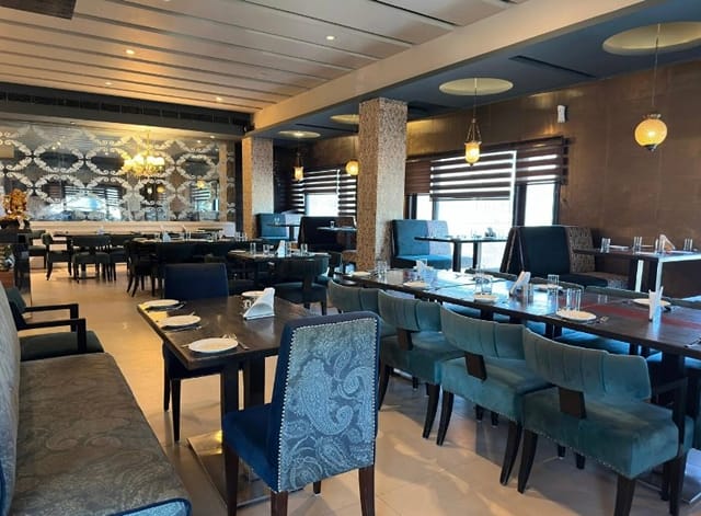 Crystal  Restaurant Plaza