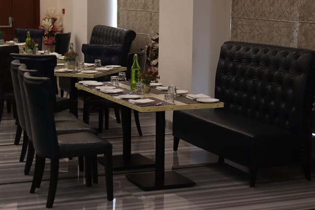 Kocktails & Kurries