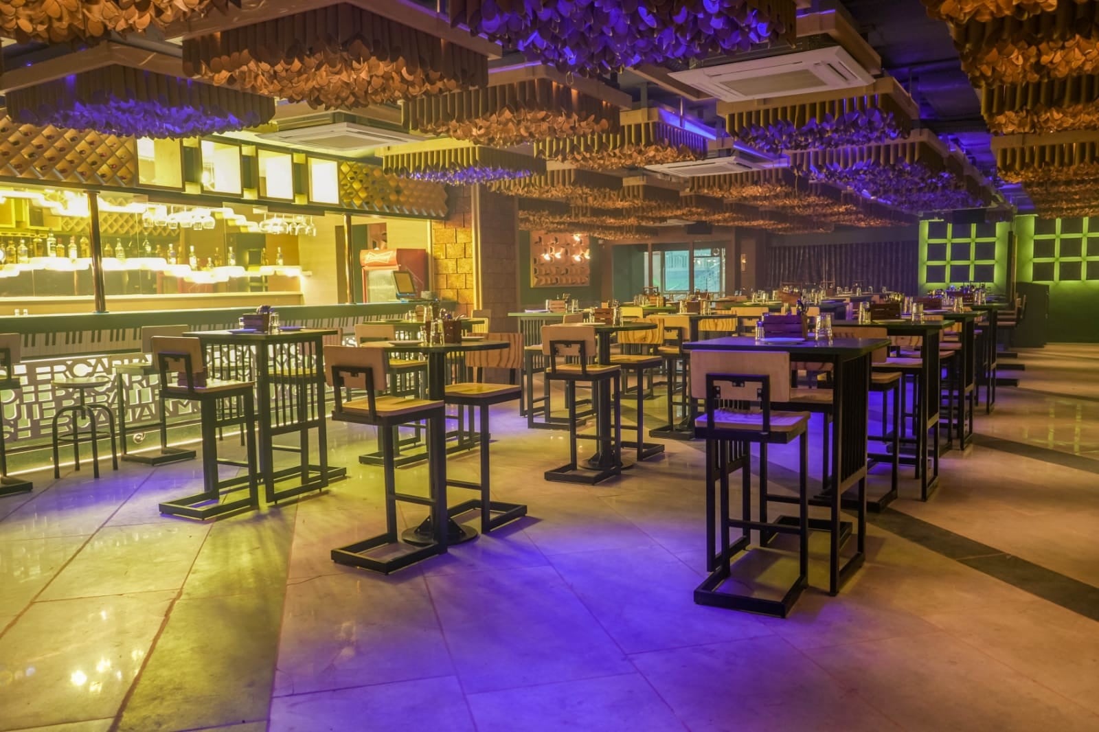 Best Bars and Pubs in Hyderabad | Get Up to 50% Off