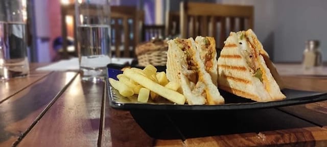 KITCHEN PLAYERS 