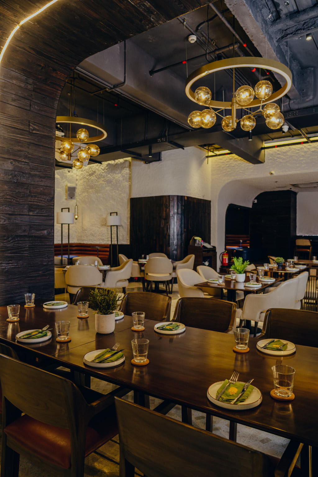 Flow Brew & Dine in Commons at DLF Avenue, Saket | Get Upto 50% Off