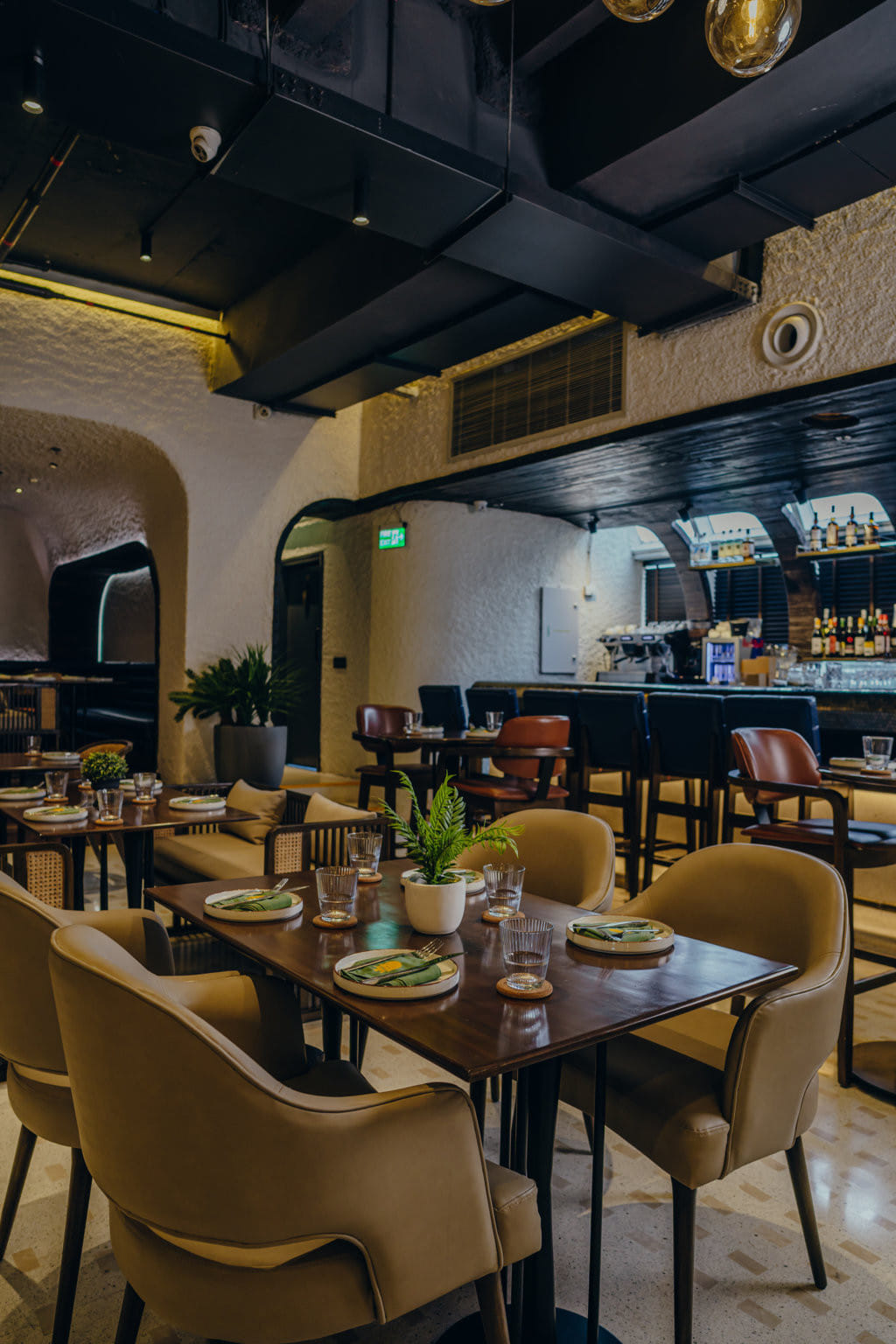 Flow Brew & Dine in Commons at DLF Avenue, Saket | Get Upto 50% Off