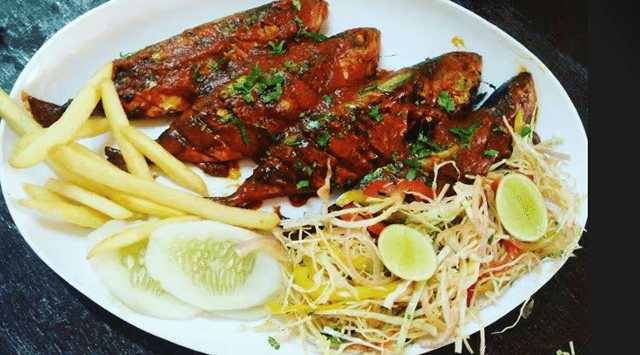 Tom's Resto By The Beach