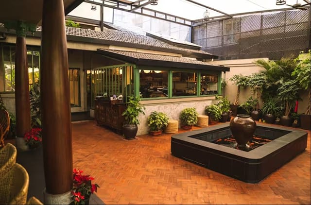 The Entrance Cafe