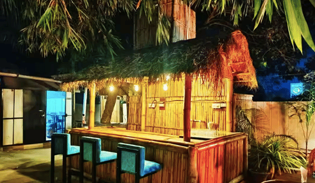 The HideOut Café
