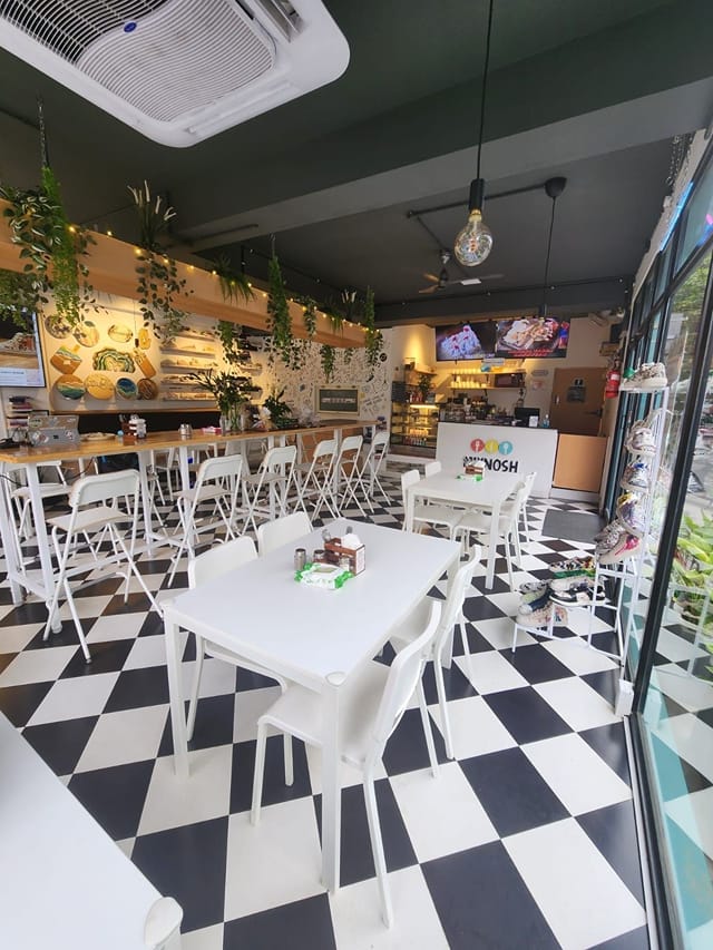  Mixnosh Art Cafe