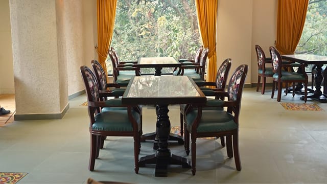 Retro Dehradun - Fine Dine Restaurant