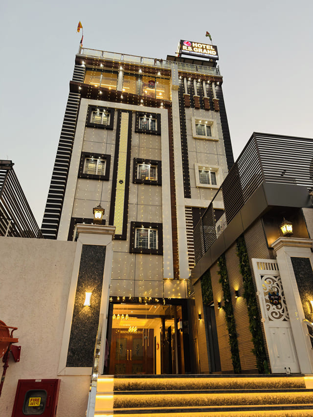 Skyview Restaurant- Hotel RS Grand