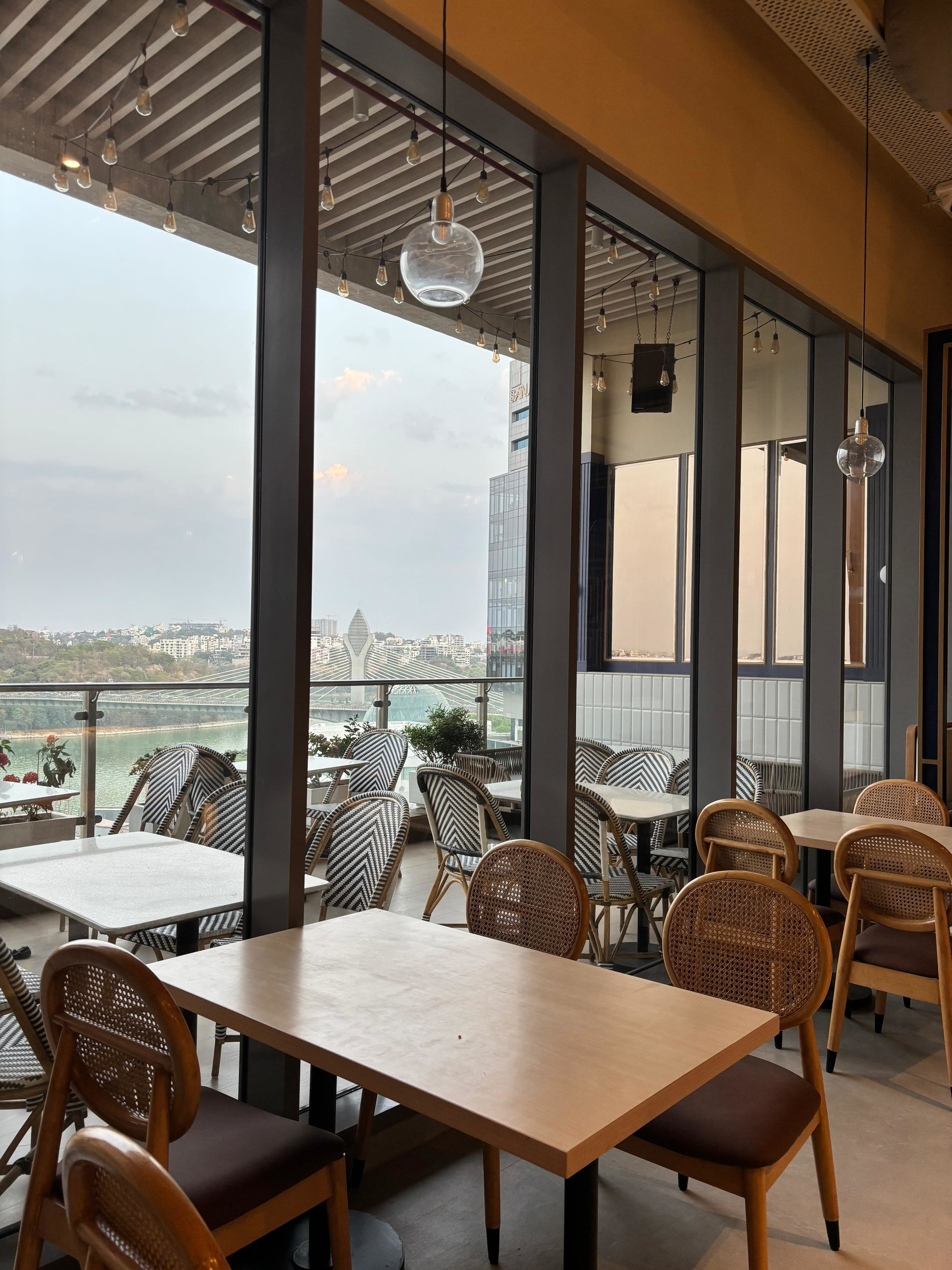 Amnesia Sky Bar in Inorbit Mall, Hitech City | Get Upto 50% Off