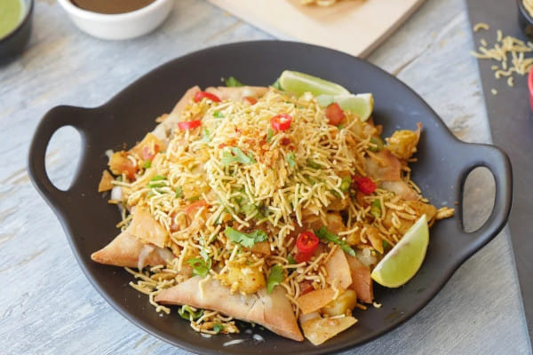 Desi Samosa Chips Sev Puri @ Samossay, DLF Phase 4, Gurgaon