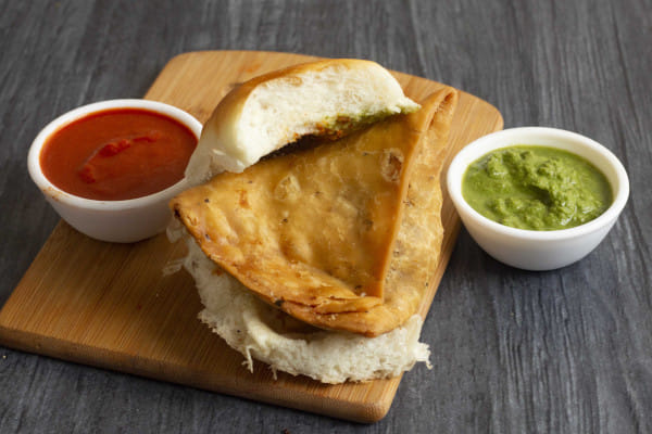 Samosa Pav @ Local, Connaught Place (CP), Central Delhi