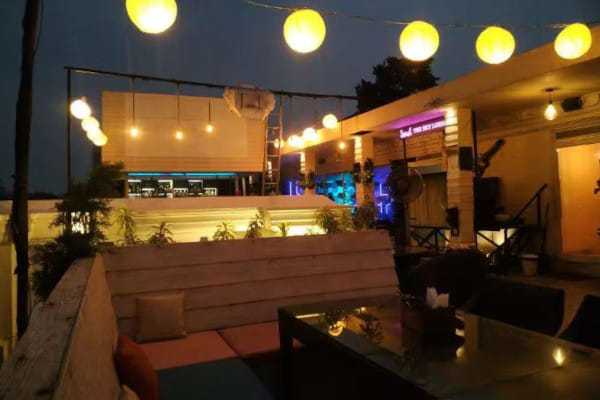 Soul - The Sky Lounge, Russel Street, Kolkata