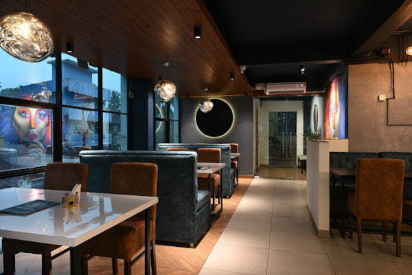 Huddles Cafe, Nandavanam