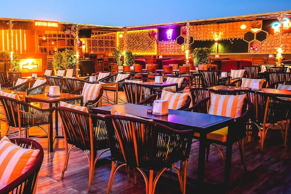 7 Barrel Brew Pub, DT Mega Mall, Golf Course Road