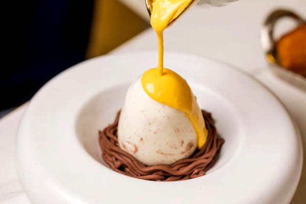 Over Easy Egg, Torte - Experiential Dessert Bar, Sector 58, Gurgaon