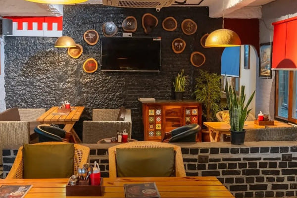 Kunga Cafe And Restaurant, Majnu Ka Tila, North Delh
