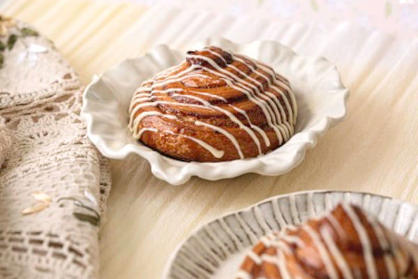 Cinnamon Roll, Alma Bakery & Cafe, Noida