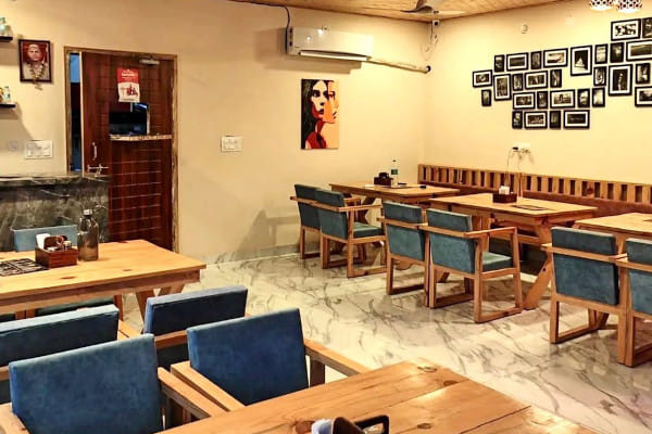 A Tavola Con Te, Tapovan, Rishikesh