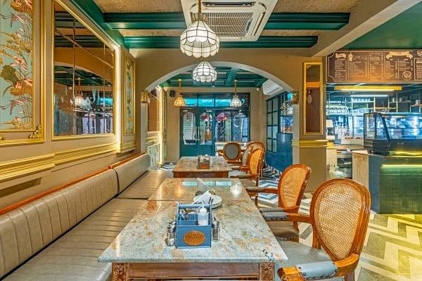 Living Room by Kalsang, MKT, North Delhi
