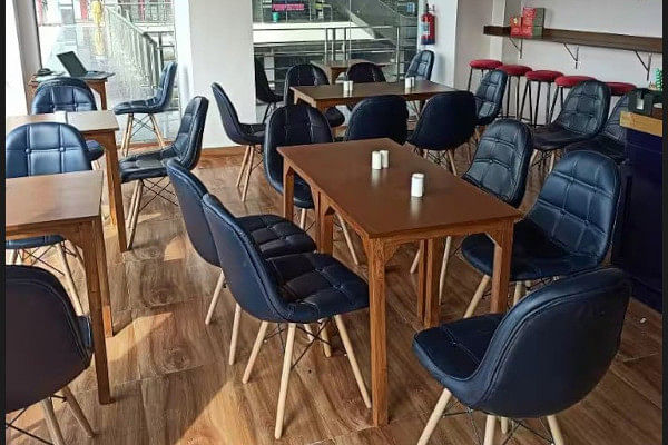 Cafe Wanderer, Alpha 1, Noida
