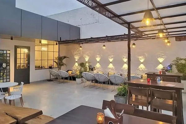 Cafe Nipaso, Golf Course Road, Gurgaon