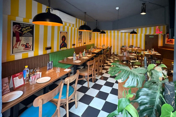 Pop Tate's, Vile Parle East, Western Suburbs