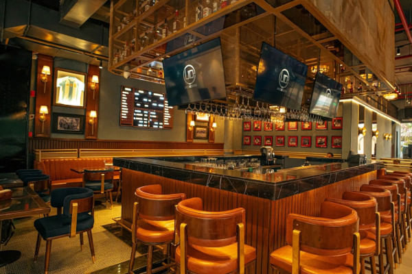 Underdoggs, Sector 62, Noida