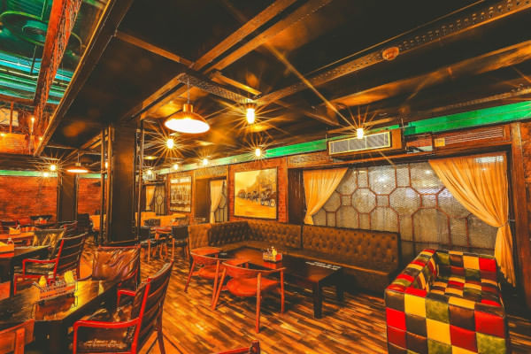 Local, Connaught Place (CP), Central Delhi